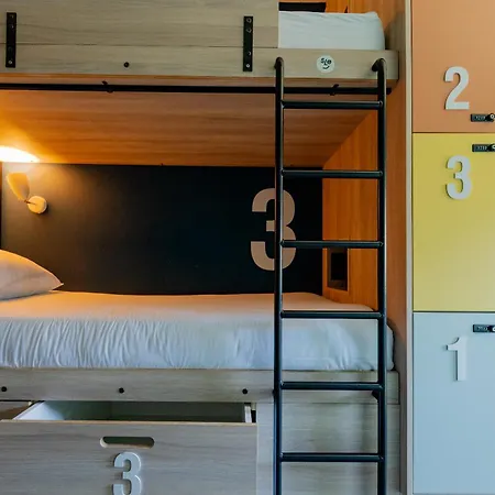 Hostel Slo *