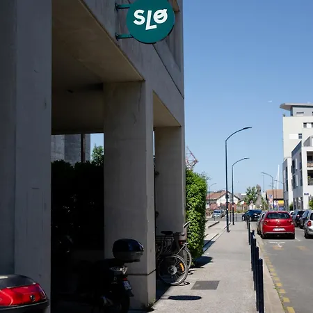 Slo אכסניה