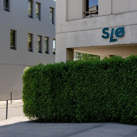 Slo *