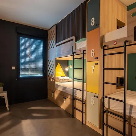 Hostel Whoo Bacalan - *