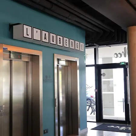 Hostel Whoo Bacalan - *