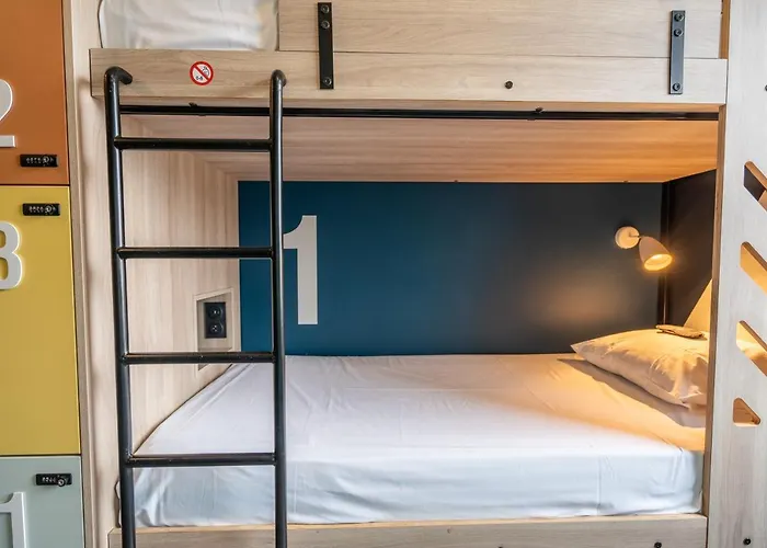 Hostel Whoo Bacalan - *