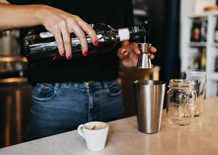 Hostel Whoo Bacalan - *